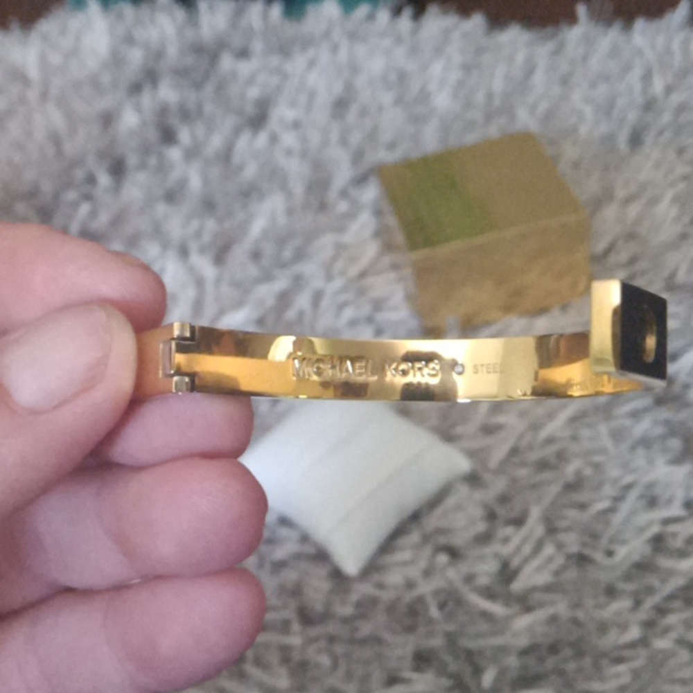 Michael kors mk gold tone stainless steel faux diamond accent lock bracelet. - Picture 4 of 6